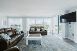 Anchors Away 3 Bedroom Water view, Private Beach, Pool