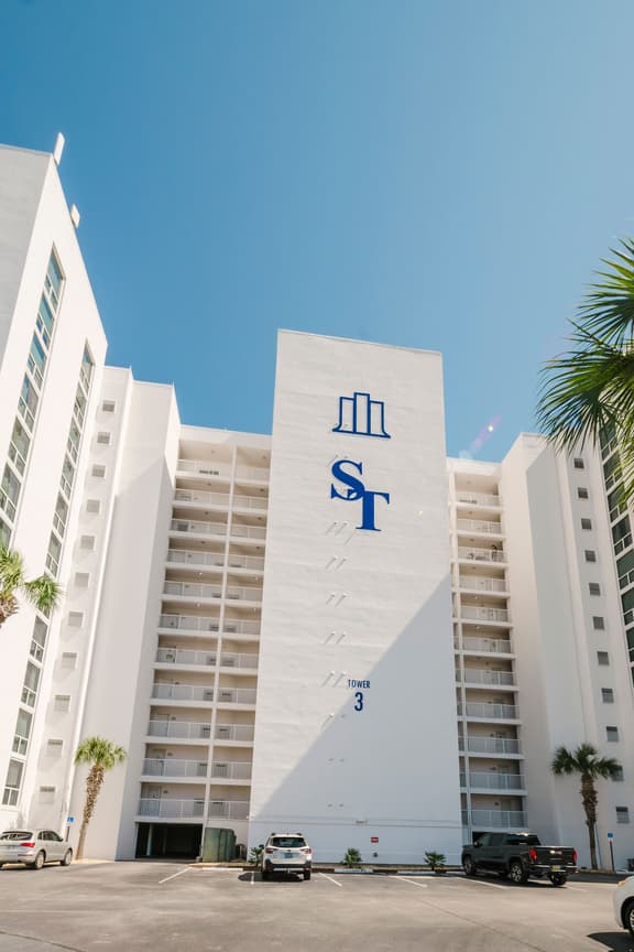 Anchors Away 3 Bedroom Water view, Private Beach, Pool